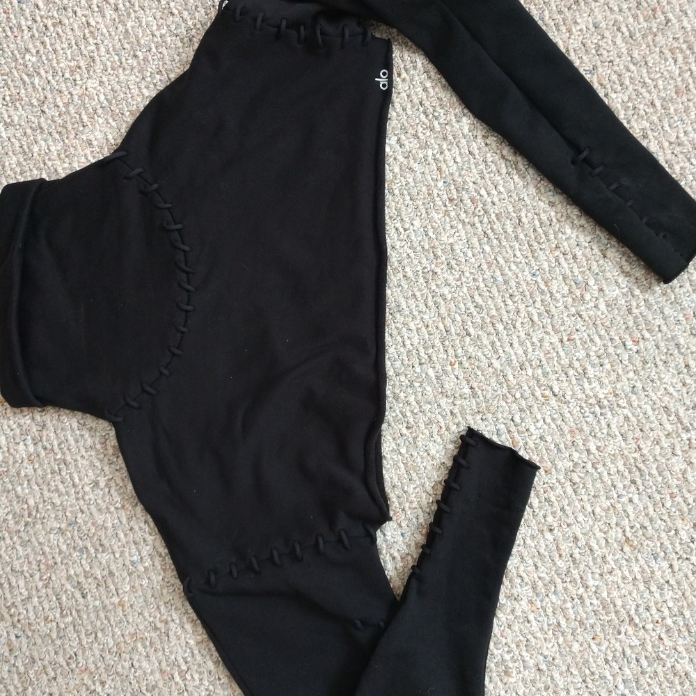 *SOLD*Alo cropped turtleneck sweat shirt M - Picture 5 of 8
